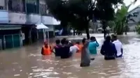 Sungai Mencirim meluap setelah hujan deras dan merendam rumah di Kecamata Binjai, Sumatera hingga tren rumah mungin di Brisbane, Australia. 