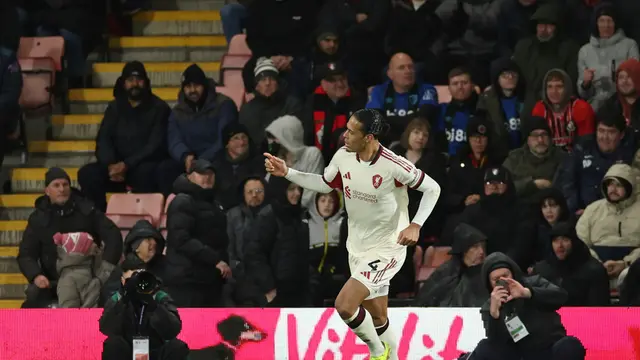 Bek Liverpool Virgil van Dijk merayakan golnya ke gawang Bournemouth di pekan ke-23 Liga Inggris 2025/2026 di Vitality Stadium, Minggu (25/01/2026) dini hari WIB.