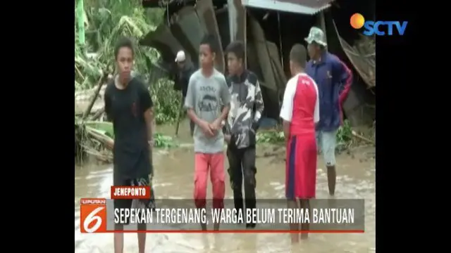 Sudah hampir sepekan banjir merendam Desa Sapanang, Kabupaten Jeneponto. Tapi korban mengaku belum mendapat bantuan dari pemerintah setempat.