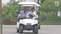 Jokowi Tersenyum Saat Menyopiri Obama Susuri Kebun Raya Bogor 