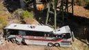 Kondisi bus carteran yang rusak usai mengalami kecelakaan di Loxley, Alabama (13/3). Dilaporkan sopir dari bus ini meninggal, dan puluhan orang mengalami luka berat. (Gregg Pachkowski/Pensacola News Journal via AP)