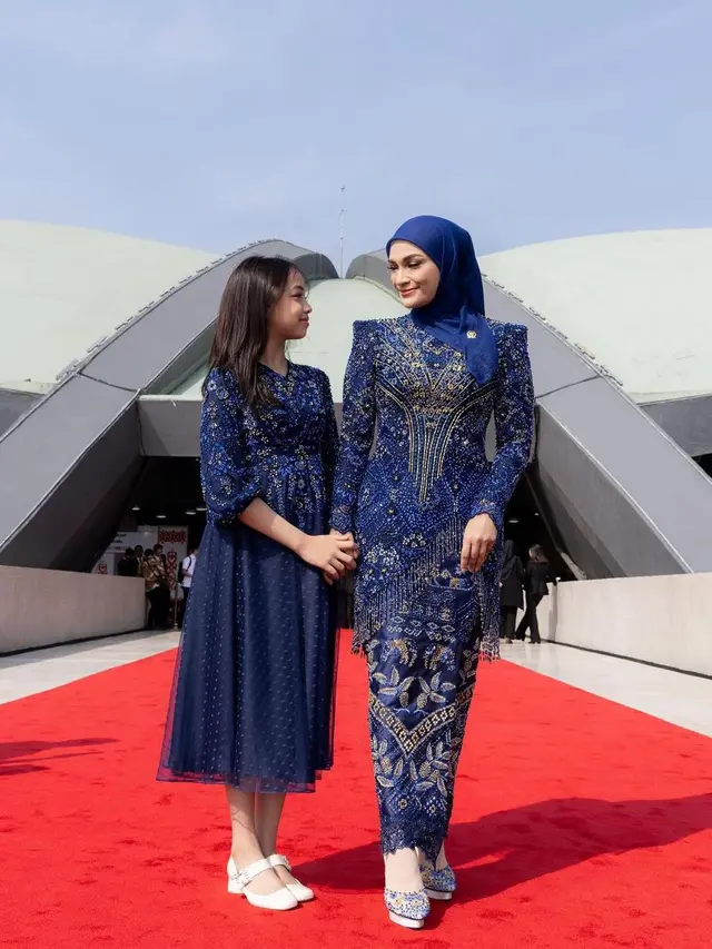 Putri Zulkifli Hasan dan putrinya, Illiyyuna Kamila Rais (Instagram/@putri_zulhas)