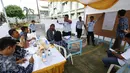 Suasana pemungutan suara di TPS 28 Lembaga Pemasyarakatan Klas 1 Narkoba, Salemba, Jakarta, Rabu(15/2). Paslon nomor urut 2 mengungguli dengan total suara 77 suara. (Liputan6.com/Helmi Afandi)