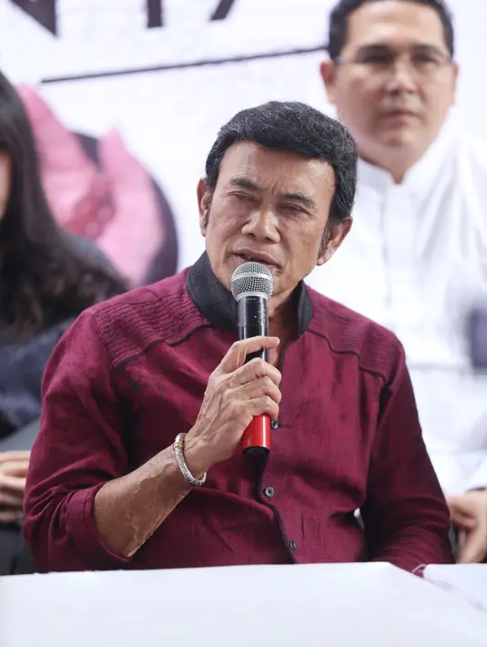 Seperti diketahui, film-film yang dibintangi banyak menyisipkan ajaran-ajaran agama. Begitu juga dengan penampilannya dalam layar kaca. (Nurwahyunan/Bintang.com)