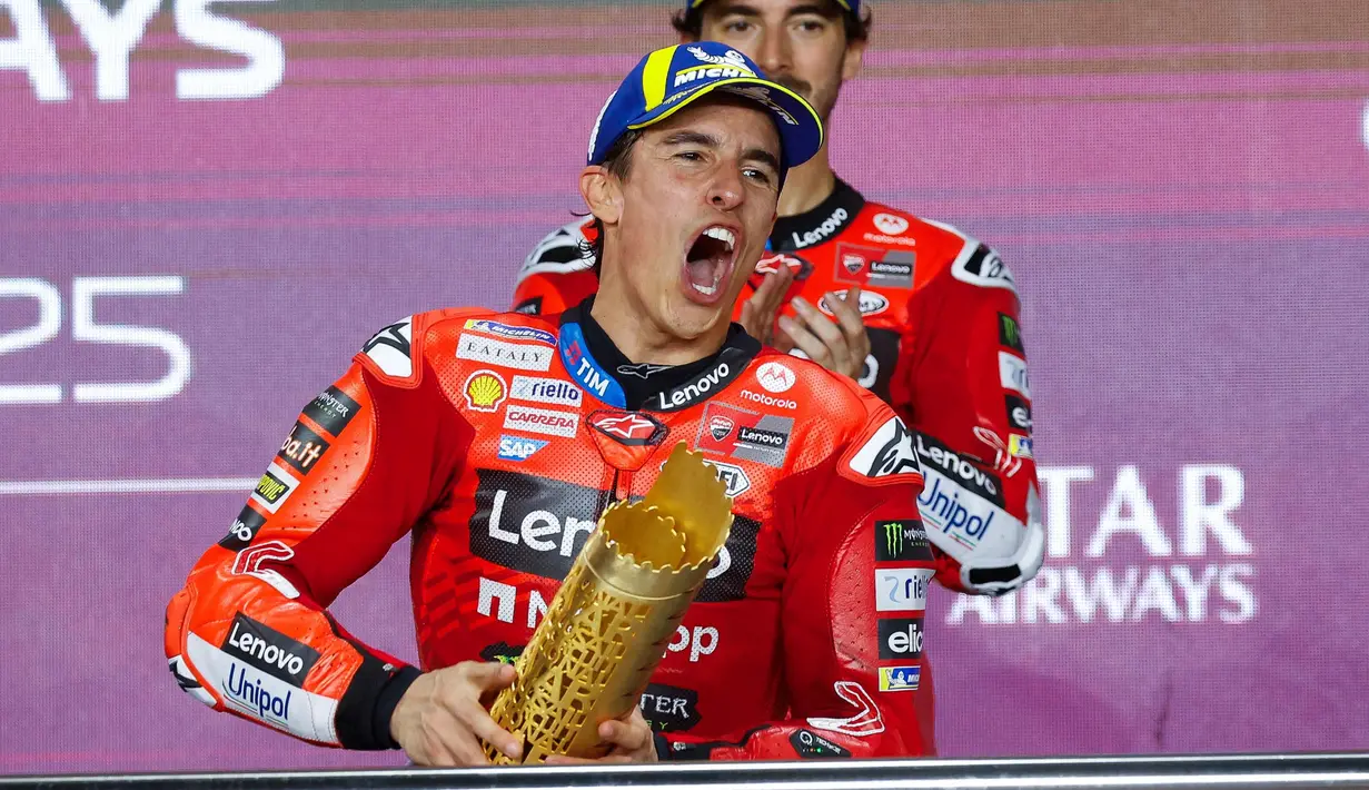 Dengan tambahan 25 poin, untuk sementara Marc Marquez mengunci posisi puncak klasemen MotoGP 2025 dengan 123 poin. (Karim JAAFAR/AFP)
