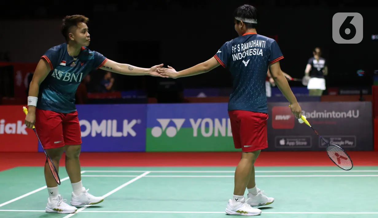 Apriyani Rahayu/Siti Fadia bisa keluar sebagai pemenang di gim pertama dengan skor 26-24. (Liputan6.com/Helmi Fithriansyah)