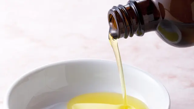 Kenali Dampak Pijat Payudara dengan Minyak Bulus (Masa44/Shutterstock)