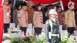 Wakil Presiden Ma`ruf Amin bertindak sebagai Pembina Upacara Hari Pramuka ke-63 tahun 2024 yang dipusatkan di Lapangan Utama Bumi Perkemahan dan Graha Wisata Pramuka (Buperta), Jakarta. (Liputan6.com/Herman Zakharia)