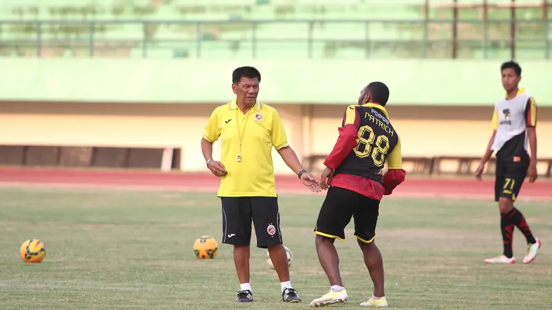 Pelatih Sriwijaya FC, Benny Dolo dan Patrich Wanggai (Liputan6)