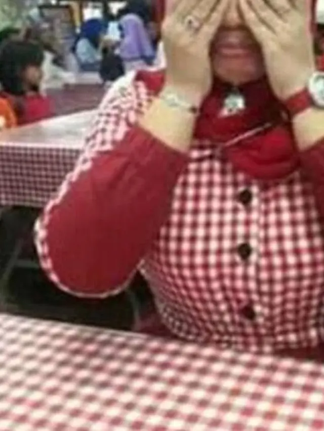 6 Momen Tahan Malu Saat Baju Sama Kayak Benda Sekitar, Tak Terduga