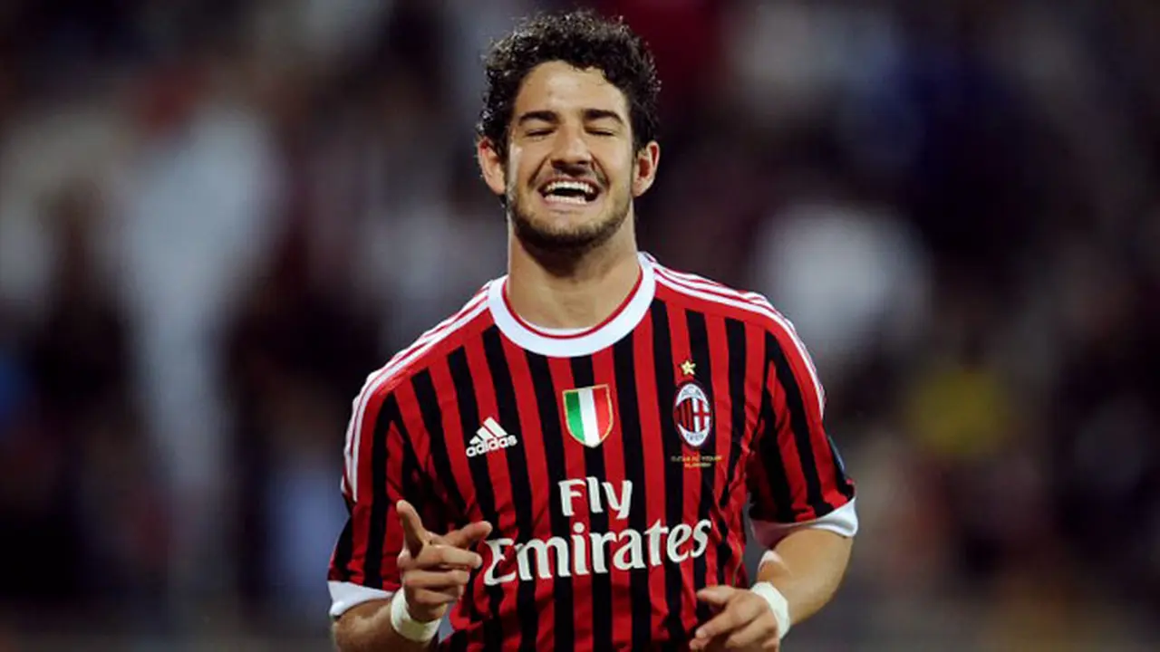alexandre-pato-121218-b.jpg