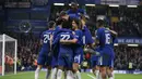 Para pemain Chelsea merayakan gol yang dicetak Willian ke gawang Everton pada laga Piala Liga di Stadion Stamford Bridge, London, Rabu (25/10/2017). Chelsea menang 2-1 atas Everton. (AFP/Daniel Leal-Olivas)