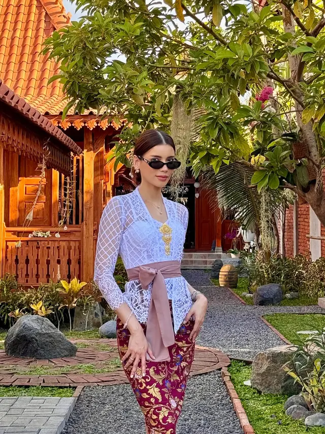7 Momen Deddy Cobuzier dan Sabrina di Pembukaan Kopi Klotok Titiek Soeharto di Bali
