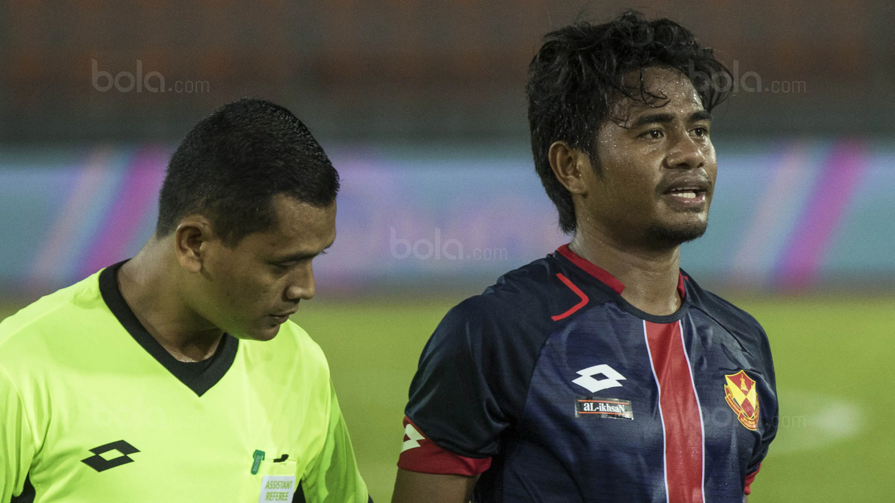 Gelandang Selangor FA, Ilham Udin, saat melawan Kuala Lumpur FA pada laga Liga Super Malaysia di Stadion Kuala Lumpur, Cheras, Minggu (4/2/2018). Kuala Lumpur FA kalah 0-2 dari Selangor FA. (Bola.com/Vitalis Yogi Trisna)
