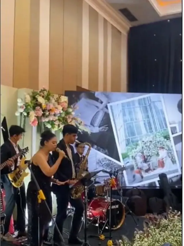 7 Potret Nessie Judge dan Suami Gelar Resepsi Pernikahan Kedua, Meriah Banget.