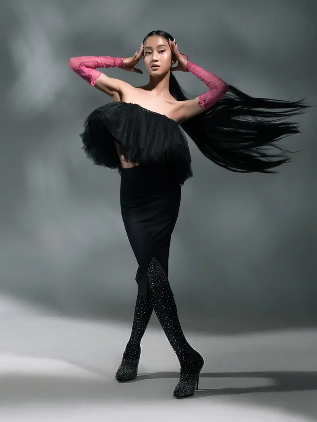 Gaya Pemotretan Keisya Levronka Dengan Rambut Panjang, Bak Rapunzel. (Sumber: Instagram/winstongomez)