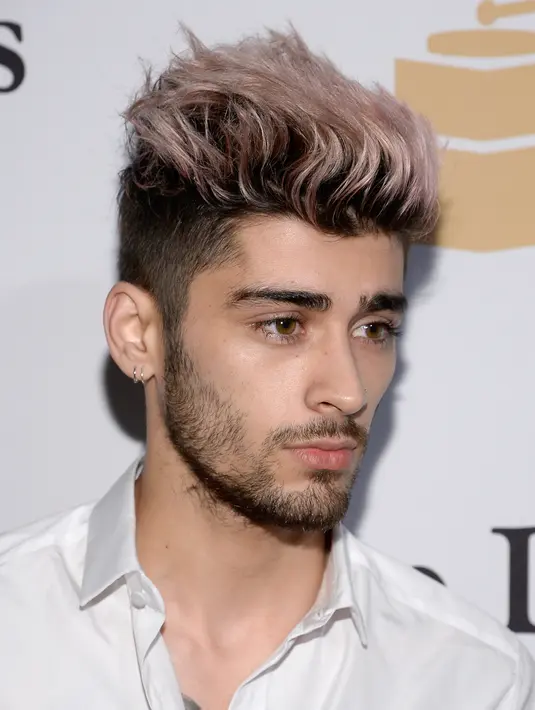 Bukanlah hanya di Indonesia, para penggemar fanatik pelantun lagu 'Pillowtalk' itu turut mengucapkan selamat berpuasa untuk sang idola melalui akun instagramnya. (AFP/Bintang.com)