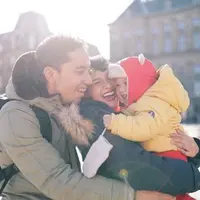 Andien bersama suami dan anaknya liburan ke Amsterdam (Instagram/@andienaisyah)
