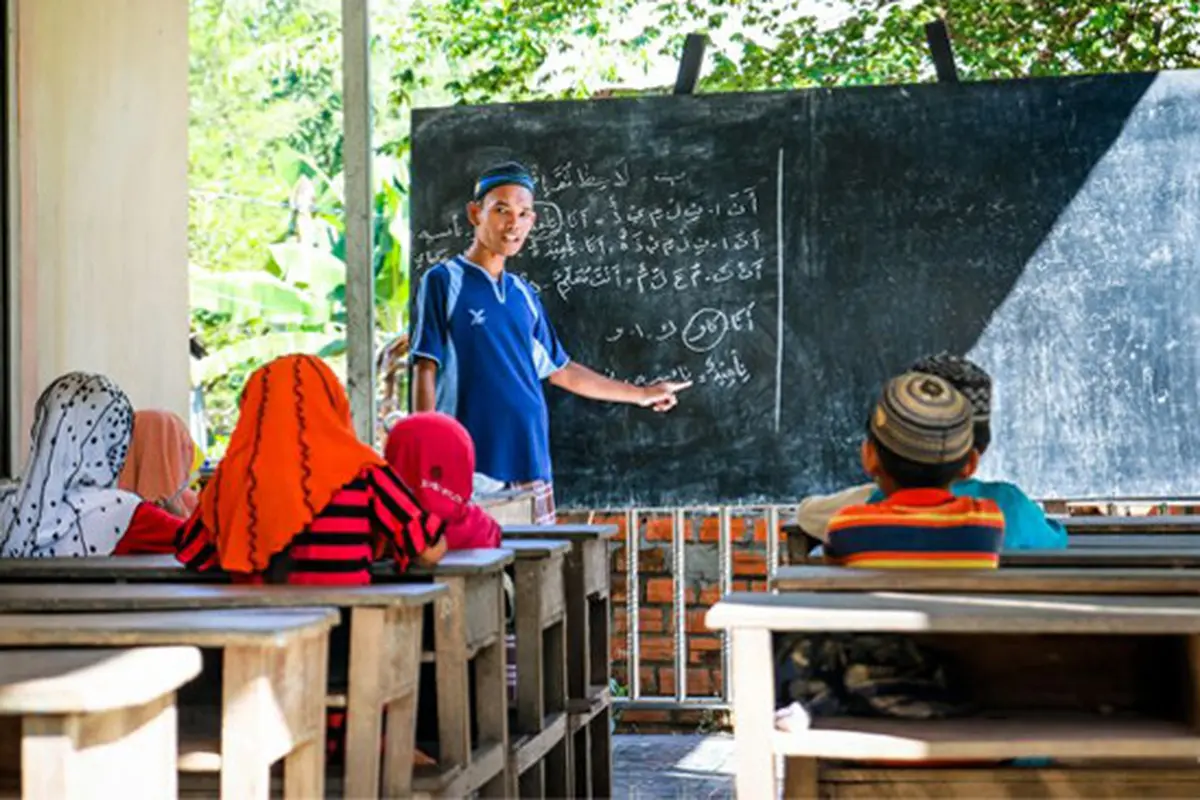 Bantu WNI Bangun Madrasah untuk Anak-Anak di Kamboja