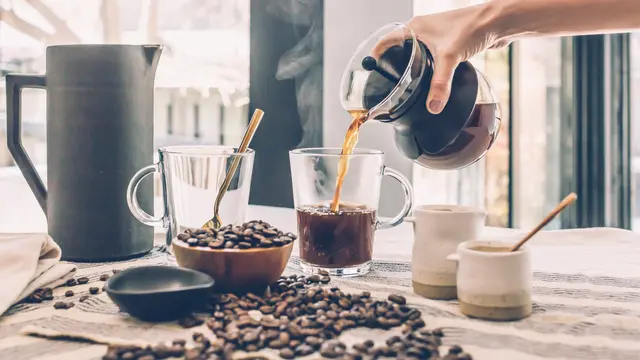 ilustrasi cara mudah membuat latte art ala kafe di rumah/burst/pexels