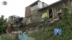 Sejumlah rumah di Kota Cimahi, Jawa Barat, rusak berat dan terancam roboh akibat tanah longsor. Bencana tanah longsor terjadi akibat hujan deras.