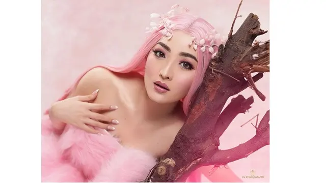 8 Pesona Natasha Wilona dalam Pemotretan Serba Pink, Bak Barbie