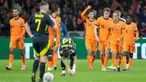 Pemain Belanda Tijjani Reijinders (tengah) melakukan selebrasi usai mencetak gol pembuka timnya dalam pertandingan sepak bola persahabatan internasional melawan Skotlandia di Johan Cruyff Arena, Amsterdam, Jumat, 22 Maret 2024. (AP Photo/Peter Dejong)