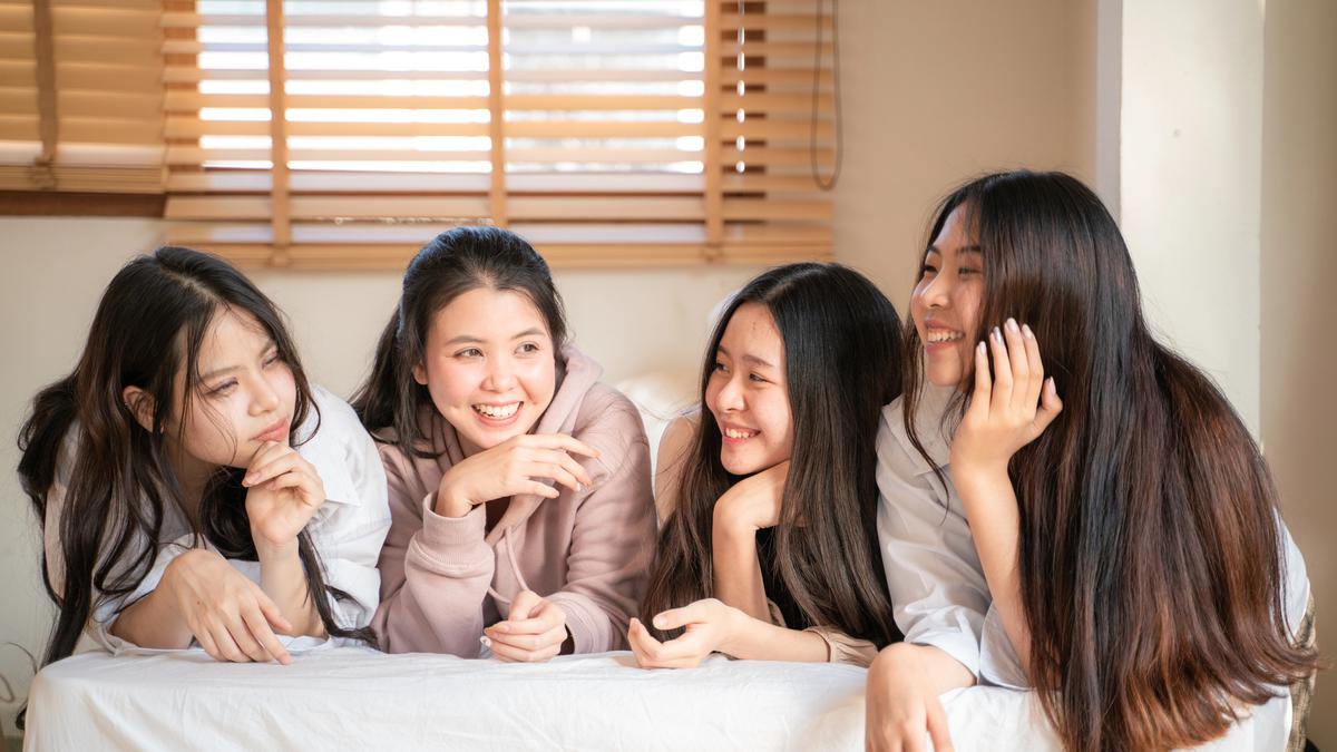 Movie Night Makin Seru Bareng Mie Sedaap Cup Singapore Spicy Laksa, Pas Buat Quality Time Sama Bestie!