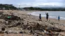 <p>Kepala Bidang Pengelolaan Kebersihan dan Limbah B3 DLHK Kabupaten Badung Anak Agung Gede Agung Dalem mengatakan, bila dilihat musim angin barat di bulan April 2023 sebenarnya sudah tidak terjadi sampah kiriman ke pesisir pantai di kawasan Kabupaten Badung. (SONNY TUMBELAKA/AFP)</p>