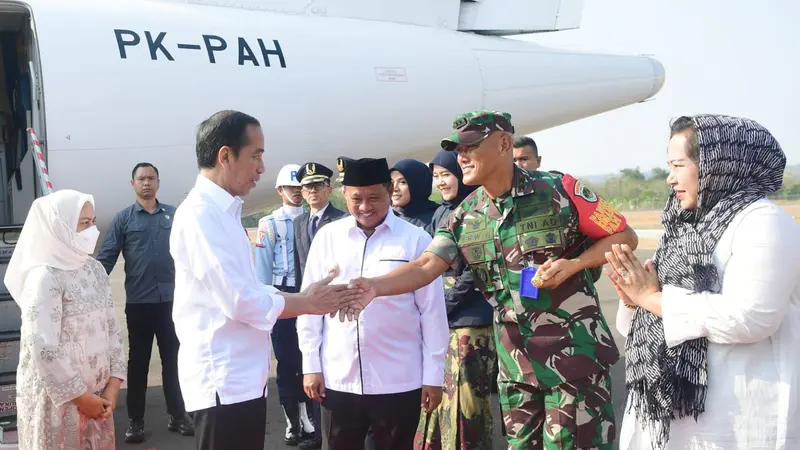 Presiden Joko Widodo atau Jokowi dan Ibu Negara Iriana berkunjung ke Kota Pekalongan, Jawa Tengah untuk membuka Muktamar Sufi Internasional 2023.