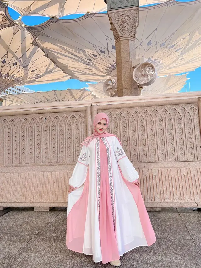 6 Potret Indrayani Rusady Keponakan Paramitha Rusady, Kini Tampil Berhijab
