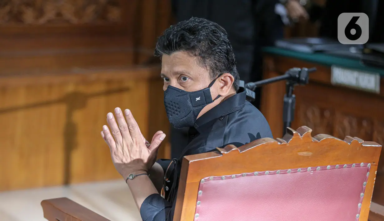 Terdakwa Ferdy Sambo  menghadiri sidang lanjutan kasus dugaan pembunuhan berencana Brigadir J di Pengadilan Negeri Jakarta Selatan, Selasa (1/11/2022). Sidang tersebut beragenda pemeriksaan saksi kasus dugaan pembunuhan berencana Brigadir J. (Liputan6.com/Faizal Fanani)