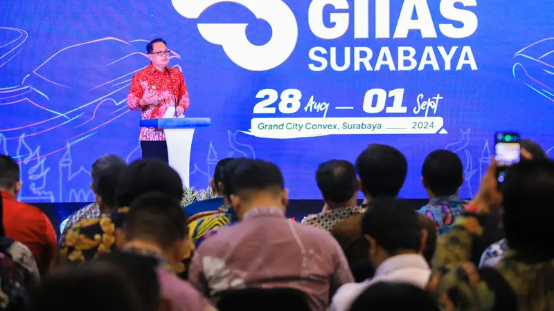 Adhy Karyono saat membuka GIIAS di Surabaya. (Istimewa)