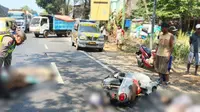Motor Bonceng 3 Senggolan dengan Truk di Tuban, Ibu-Anak Tewas