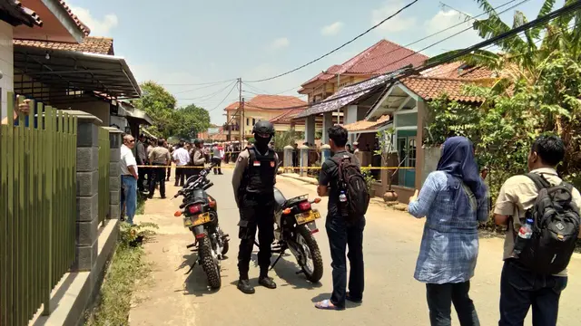 Polisi menggeledah rumah terduga teroris IM di Majalengka