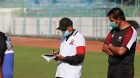 Pelatih Madura United, Rahmad Darmawan. (Bola.com/Permana Kusumadijaya)