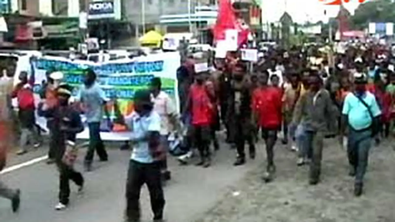 110802ddemotimika.jpg