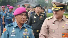 Citizen6, Jakarta: Dankormar Mayor Jenderal TNI (Mar) M. Alfan Baharudin, menerima kunjungan Kehormatan Pangab Kerajaan Thailand Jenderal Tanasak Patimapragorn, di Mako Denjaka, Jakarta Selatan, Rabu (18/7). (Pengirim: Marinir)