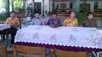Mereka yang dipanggil ke Yogyakarta adalah saudara Sultan dari pihak ibu Kanjeng Raden Ayu (KRA) Ciptamurti. (Fathi Mahmud/Liputan6.com)