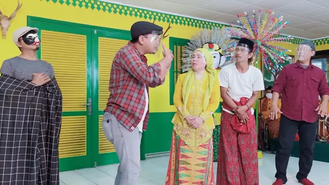 Memanfaatkan Kesenian Rakyat Topeng Betawi untuk Melawan Disinfodemi Covid-19