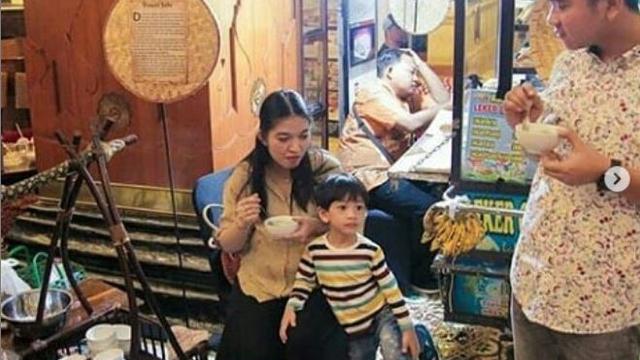 Selvi Ananda, menantu Jokowi, yang merupakan istri Gibran Rakabuming Raka (Foto: Instagram/@janethesss)