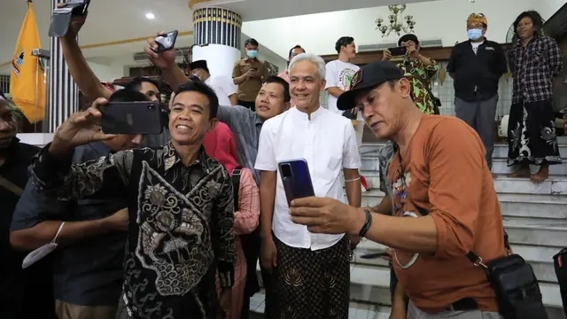 Puluhan Kades dari Dompu NTB Datangi Kediaman Ganjar Pranowo