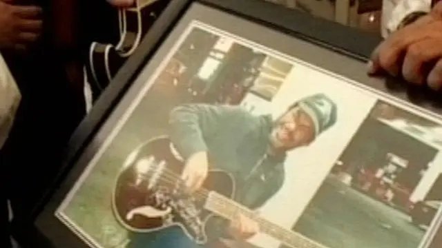 Disita KPK, Gitar Bass Metallica Jokowi Jadi Milik Negara