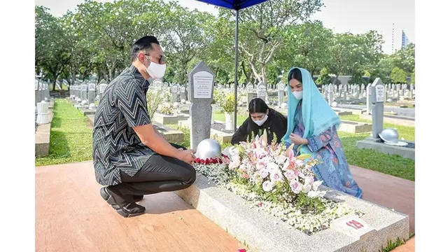 6 Momen AHY Ziarah 1 Tahun Kepergian Ani Yudhoyono, Cerita Didatangi Lewat Mimpi