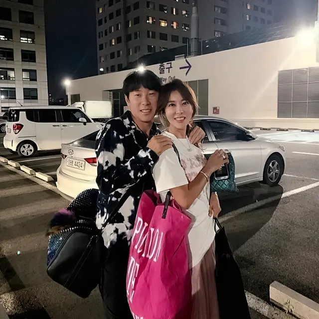 Jarang Tersorot, Ini 6 Momen Kebersamaan Shin Tae-yong Bareng Keluarga