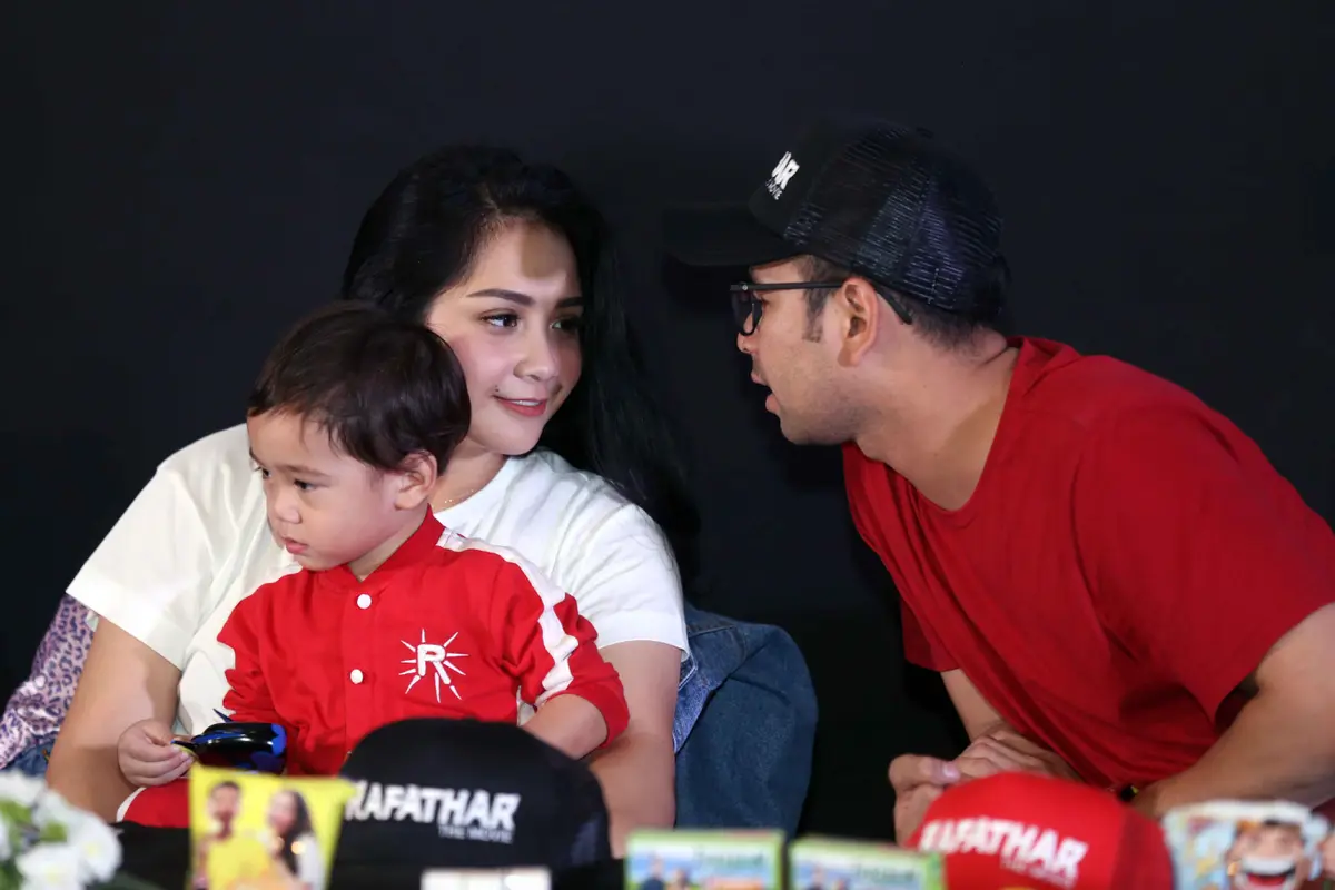 [Bintang] Film Rafathar - Raffi Ahmad dan Nagita Slavina