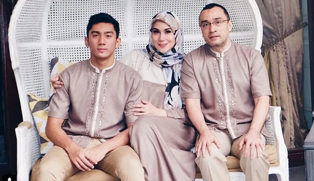 Akhirnya, setelah sederet pria disebut memiliki hubungan spesial dengannya, Chelsea Islan pun kini sudah menemukan tambatan hatinya. Daffa Wardahana, anak dari Marini Zumarnis yang menjadi kekasihnya saat ini. (Instagram/Chelseaislan)