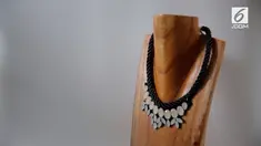 Anggana Diwyacitta meninggalkan pekerjaannya sebagai arsitek demi merintis bisnis kalung unik yang digemari masyarakat.