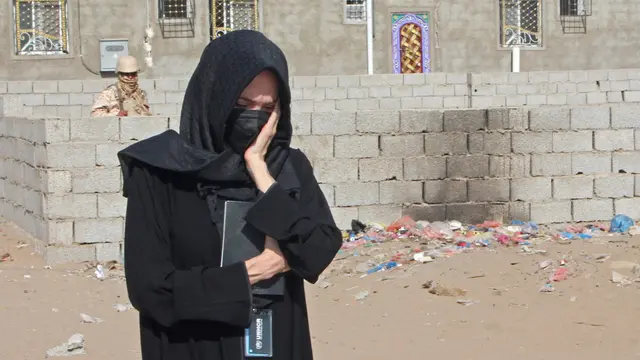 Angelina Jolie Kunjungi Kamp Pengungsi di Yaman