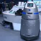 AnBot, robot polisi besutan Universitas Departemen Pertahanan Dalam Negeri Tiongkok (sumber: mirror.co.uk)